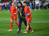 中国女足集体训练备战，铸就领先优势